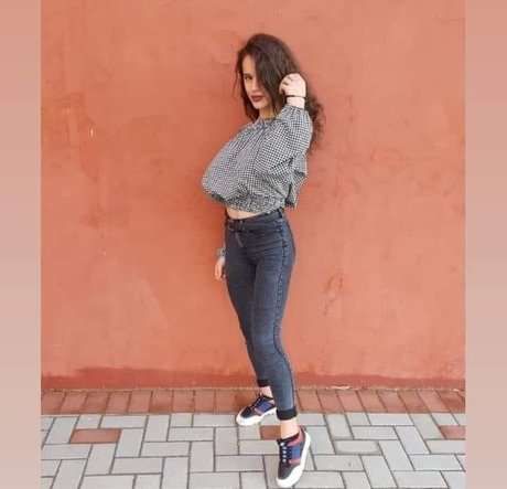 Denisa R Maria sexy star photo