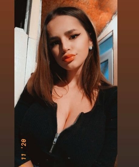 Denisa R Maria pornstar naked pic