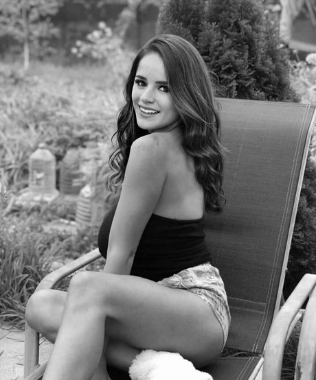 Denisa R Maria erotic star img