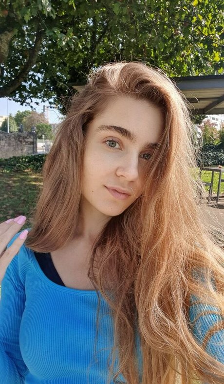 Condessa Anasta free model photo