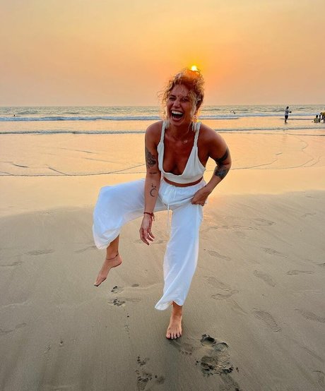 Aloha Auryn perfect actress image