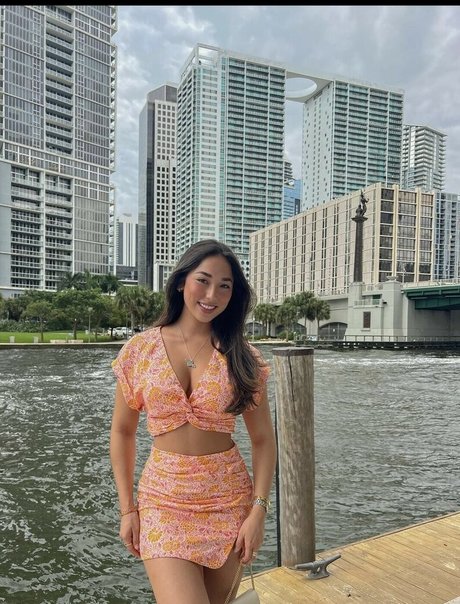 Nikki Cheng model exclusive photo