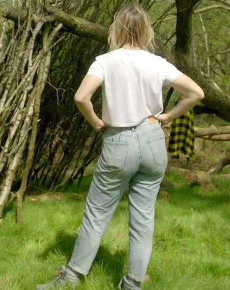 Lou Sanders model free photo