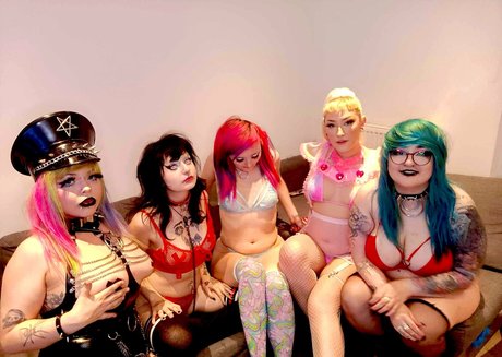 Count Drugula ghoul naked actress pic