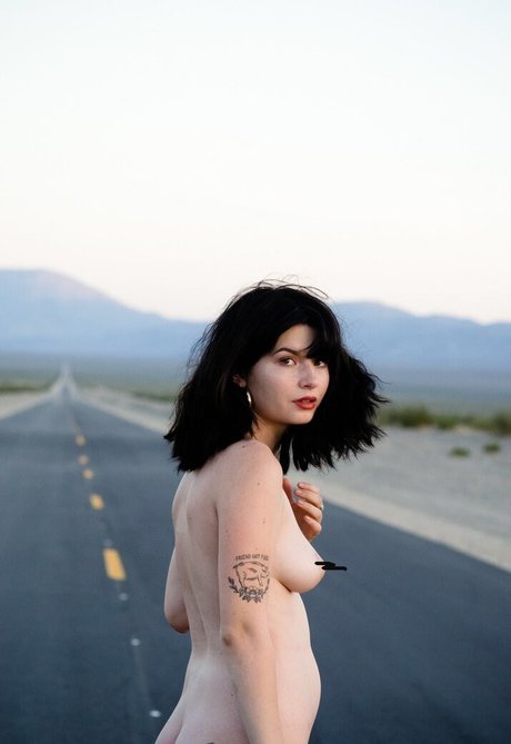 Willow Avalon nice star pic