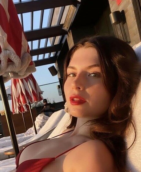 Willow Avalon pornstar top photo