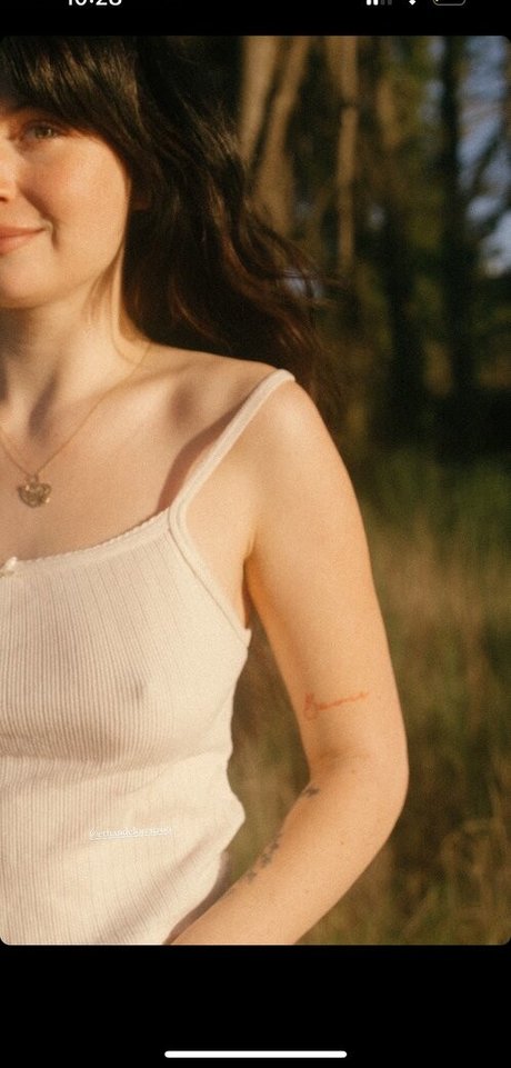 Willow Avalon model porn image