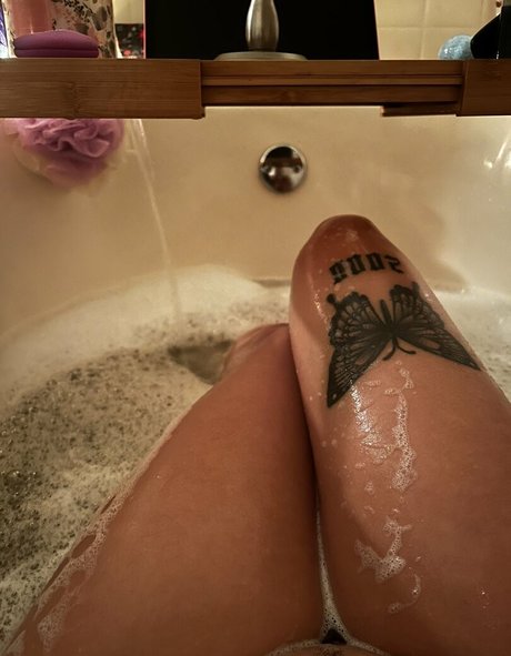 Nicolehlynn star sexy pic