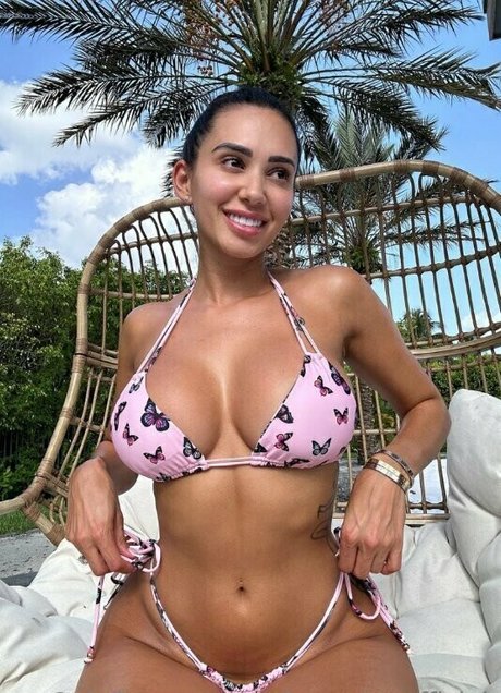 amberquinnofficial high quality pornstar photos