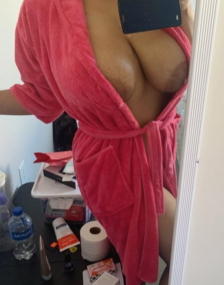 Desi Aurora adult actress picture