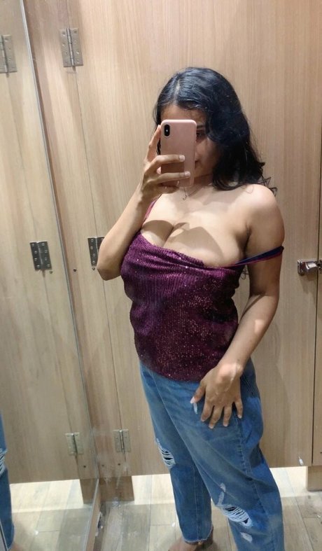 Desi Aurora top star photo