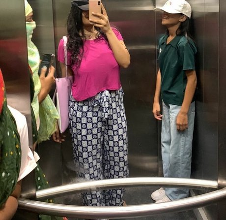 Desi Aurora erotic actress photos