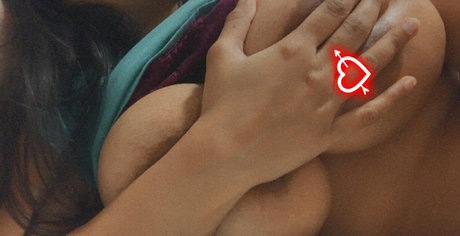 Desi Aurora star naked images