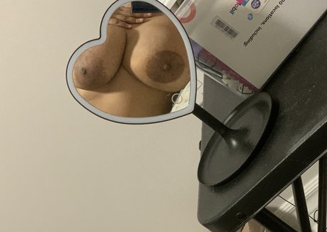 Desi Aurora model free picture