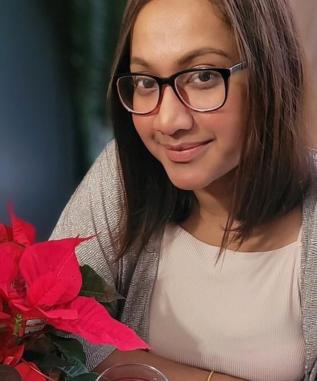 Scarlet Vixen model perfect photos