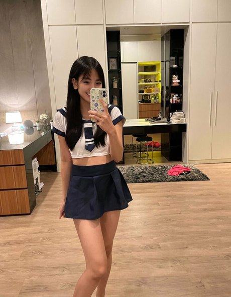 Aveline Liu nudes pornstar pic