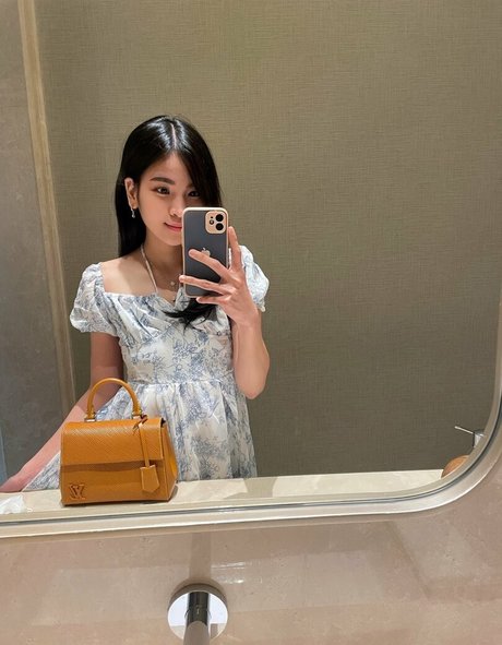 Aveline Liu pornstar images