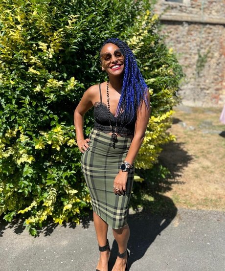 teen shemale onlyfans erotic images