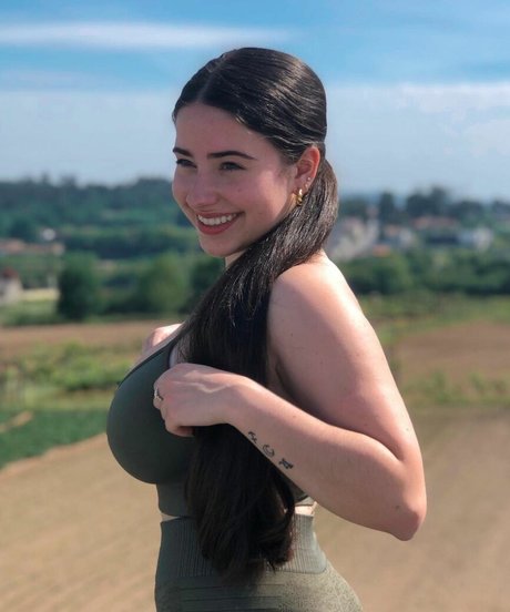 Mariana Pinho hot pornstar image