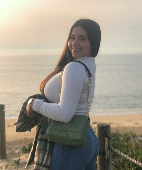 Mariana Pinho art actress pic