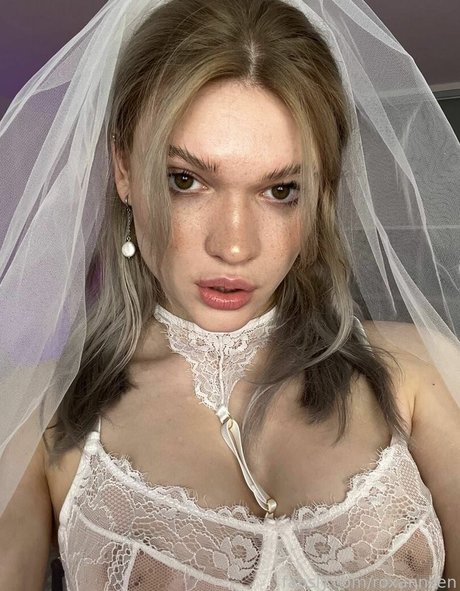 roxannken nice pornstar img