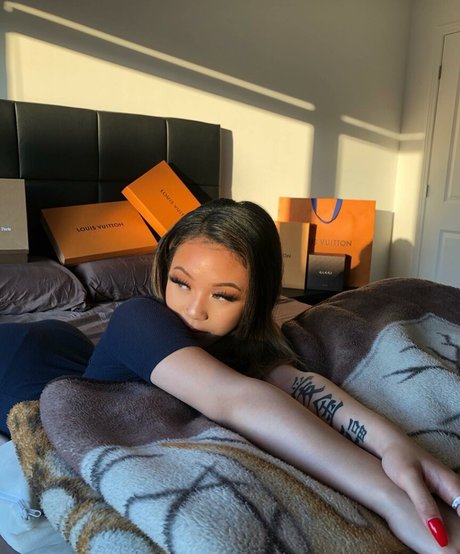 Thailiian model adult galleries