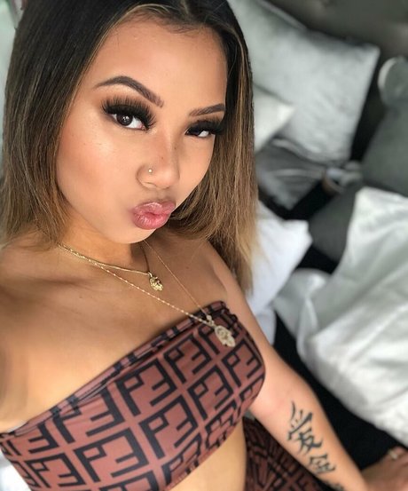 squirt teen onlyfans beautiful pic