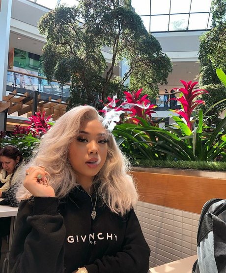 Thailiian pornstar nude img