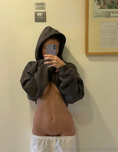 mialarelle naked actress images