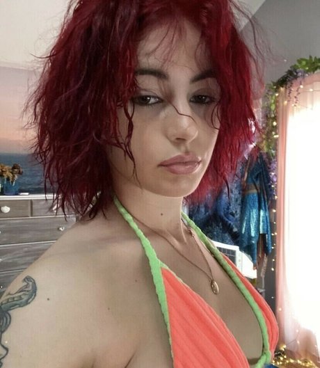 daretobelilith star pornographic image