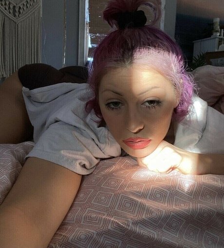 daretobelilith free model photo