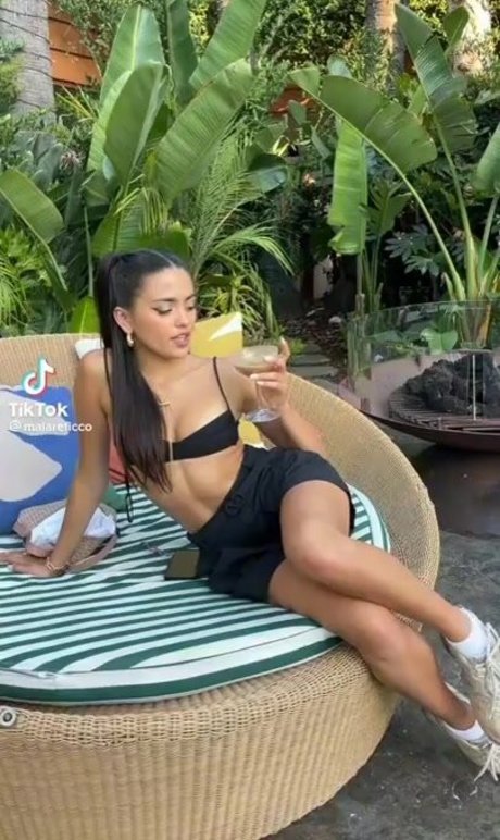 Maia Reficco free actress photos