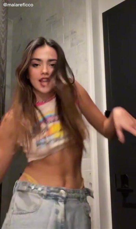 Maia Reficco perfect star galleries