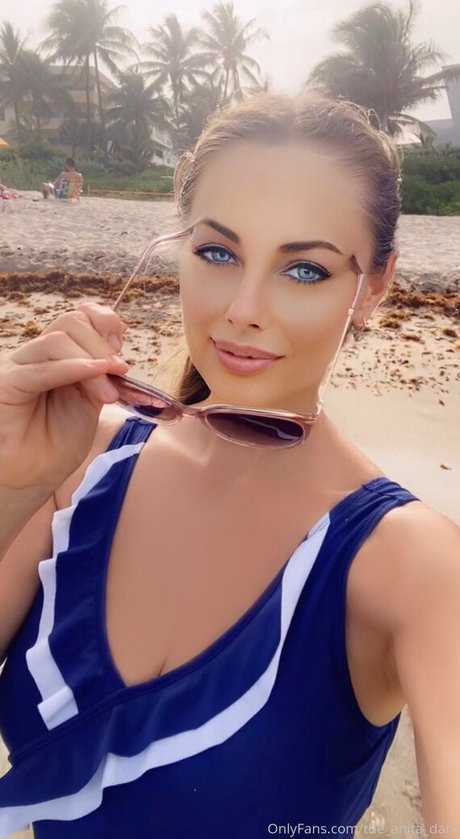 the anita dark nude actress pic