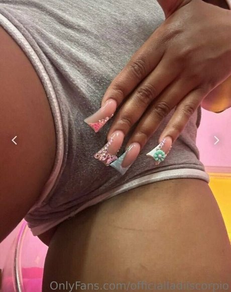 OfficialLadiiScorpio model nice pics