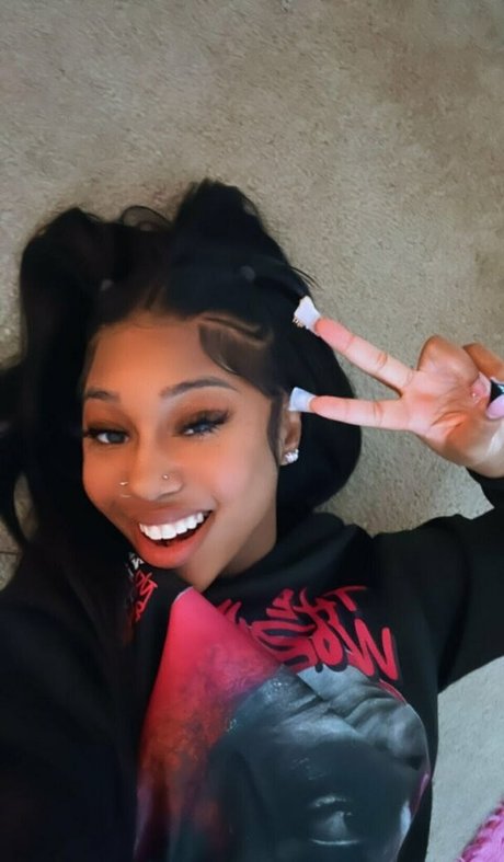 OfficialLadiiScorpio model erotic photo