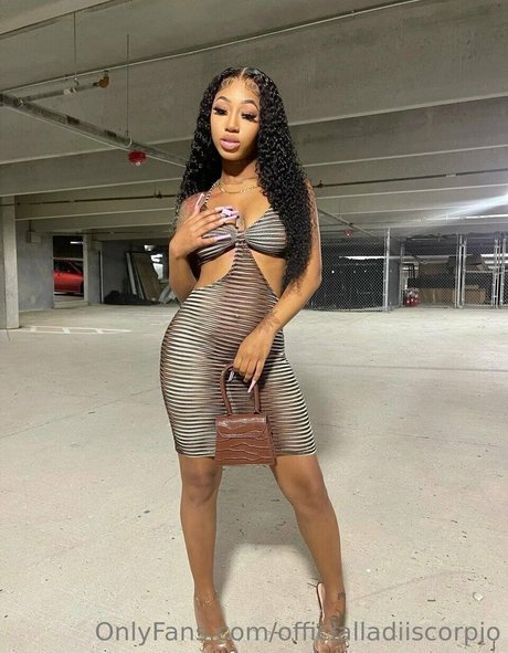 famous onlyfans nude galleries