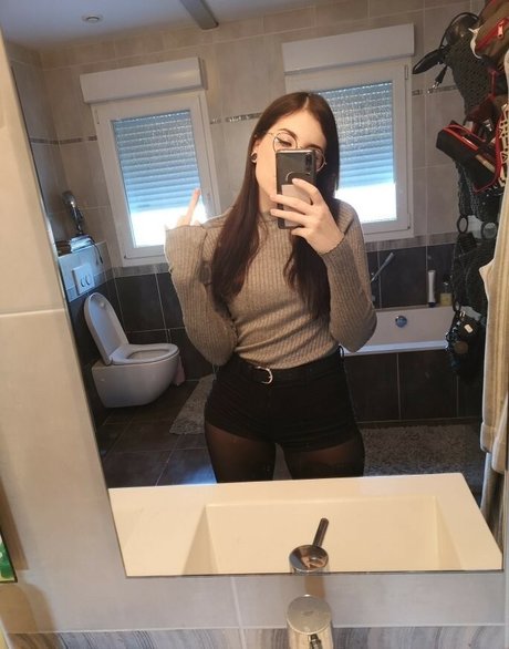 Saruei pornstar sexy image