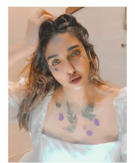 Nayoni Dutta nude pornstar galleries