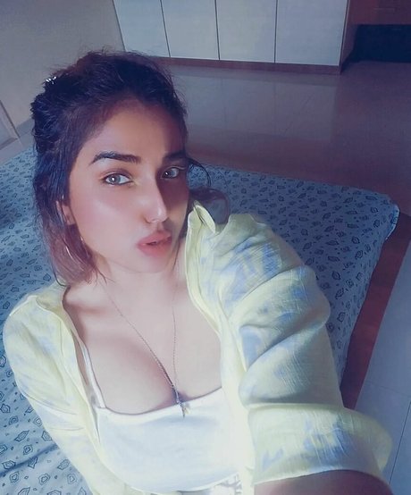 Nayoni Dutta beautiful pornstar photos