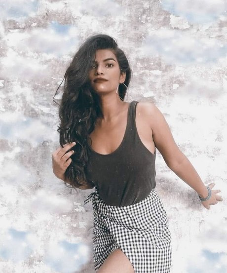 Nidhi Goel high quality star pictures