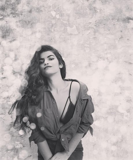 Nidhi Goel nude pornstar archive