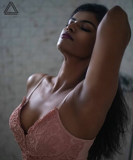 Nidhi Goel pornstar sexy pictures