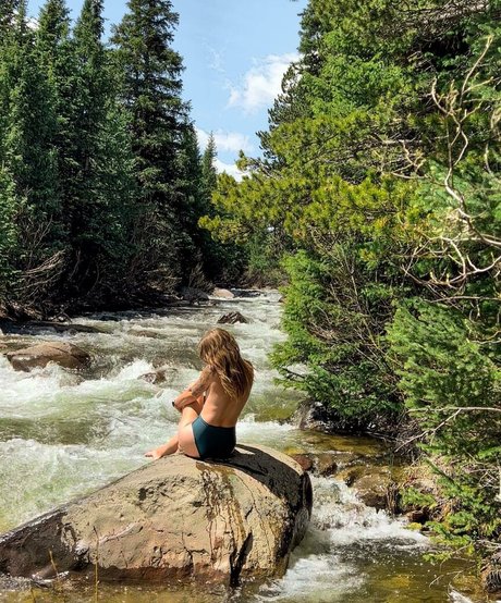 Abigail Martin model nude img