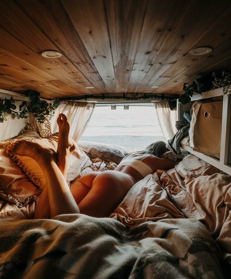 Abigail Martin model high quality img