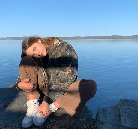 Lola Dubrul naked pornstar archive