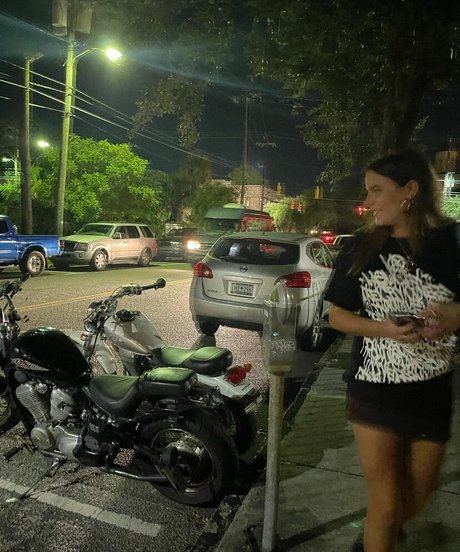 Lola Dubrul free model pic