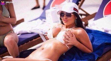 sex girls onlyfans naked image