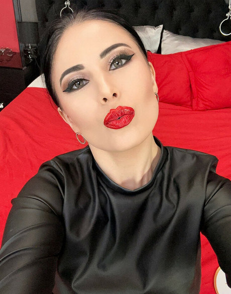 hot mature onlyfans exclusive image