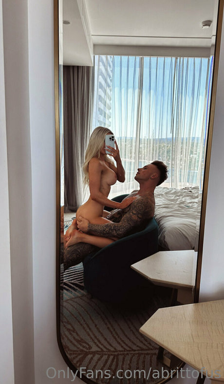 Abrittofus model sex photos